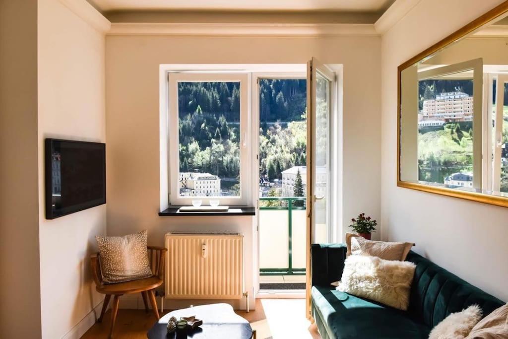 Brand-new, W/ Views